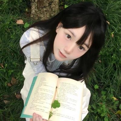 夏日天空的那匹红马